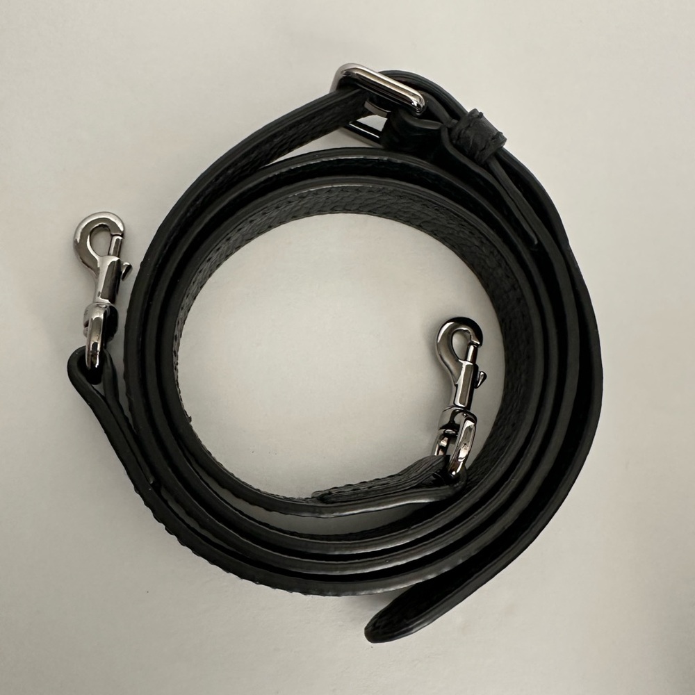 Gucci leather strap, small clasp